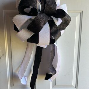 Black & White Bow 15” with 2.5” ribbon